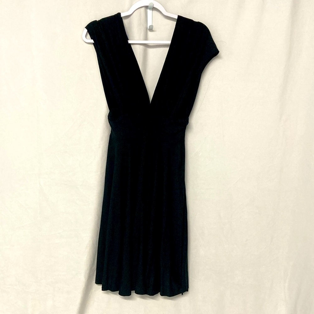 54-3 WHITE HOUSE BLACK MARKET black 4 way convertible fit n flare circle dress 0